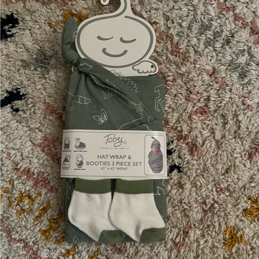 Green and White Athletic Socks with Cushioning